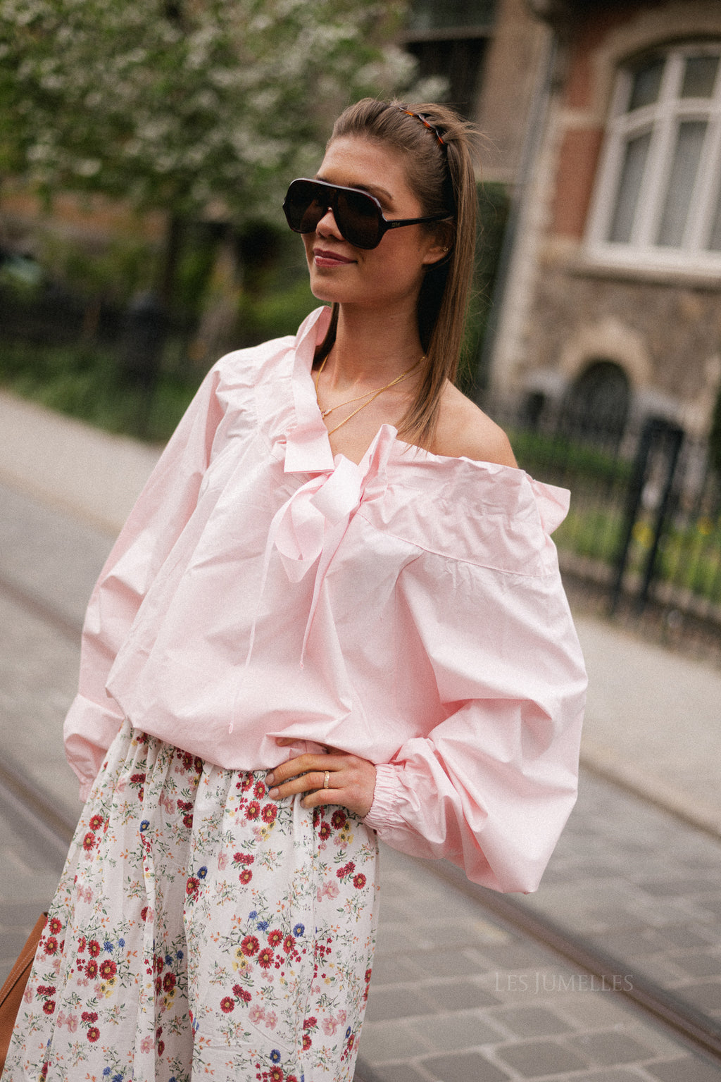 Isaline off-shoulder blouse baby pink