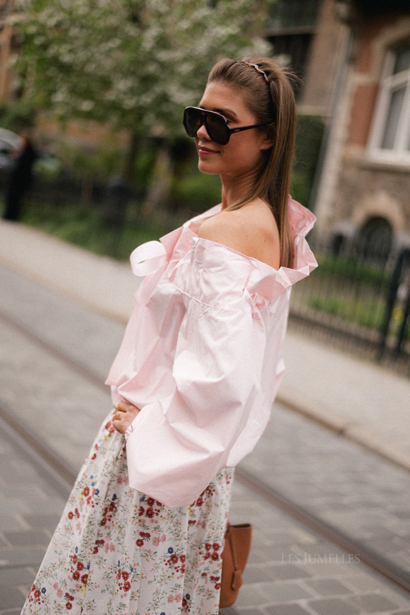 Isaline off-shoulder blouse baby pink