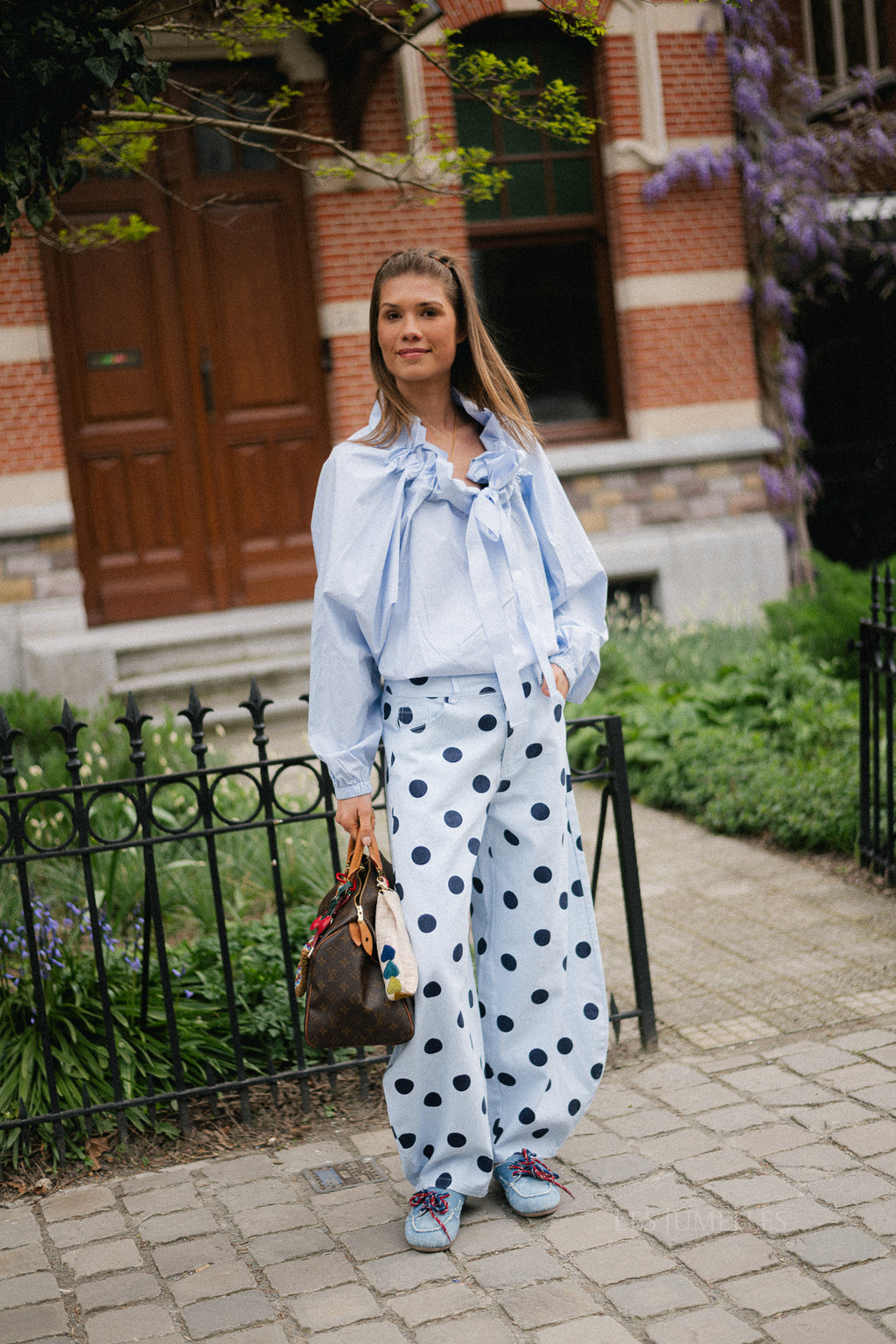 Isaline off-shoulder blouse light blue