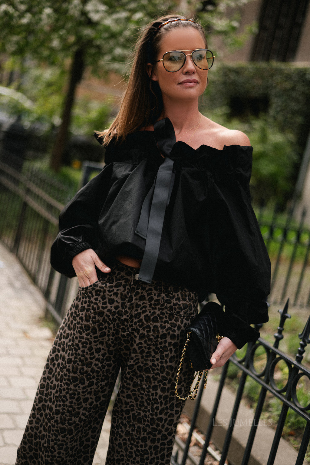 Isaline off-shoulder blouse black