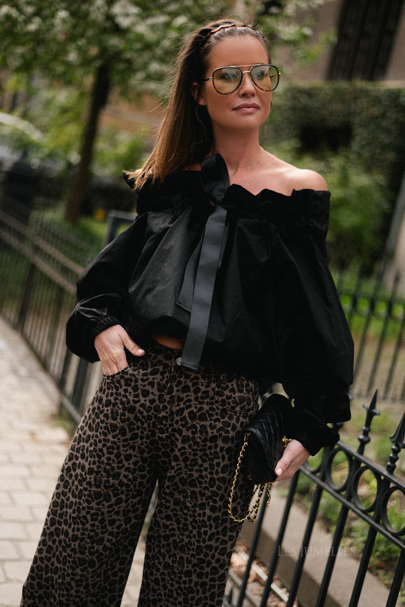 Isaline off-shoulder blouse black