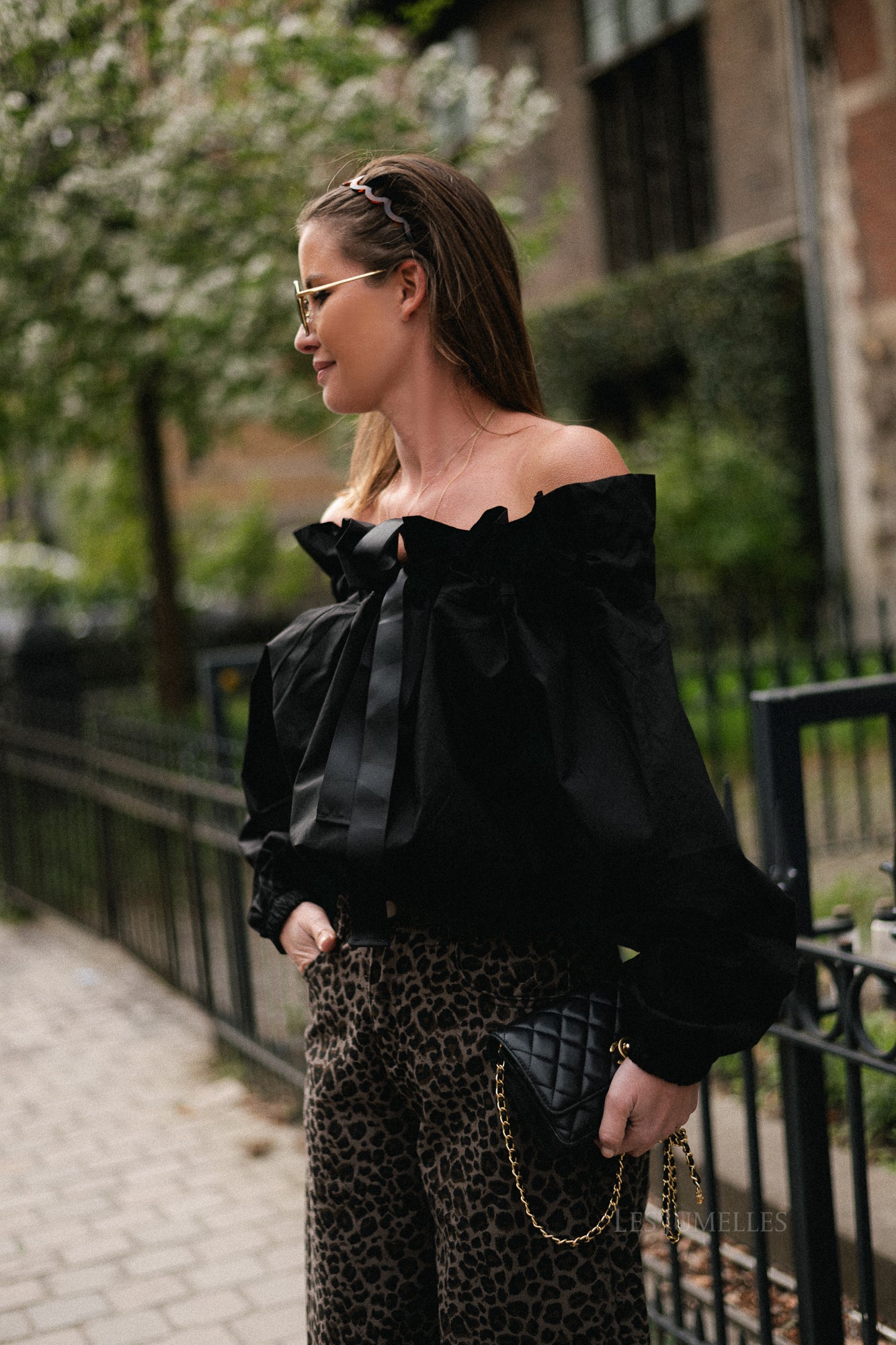 Isaline off-shoulder blouse black