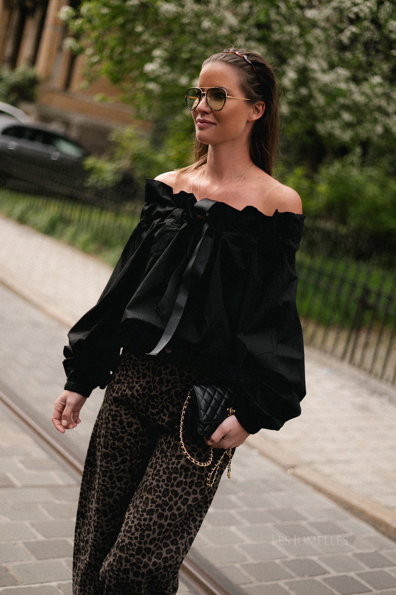 Isaline off-shoulder blouse black