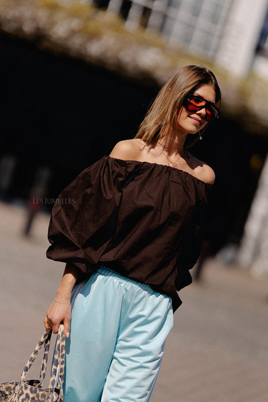 Les Jumelles Fran off shoulder blouse hot chocolate