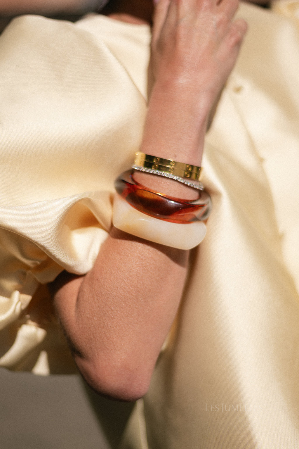 Resin bangle bracelet cream