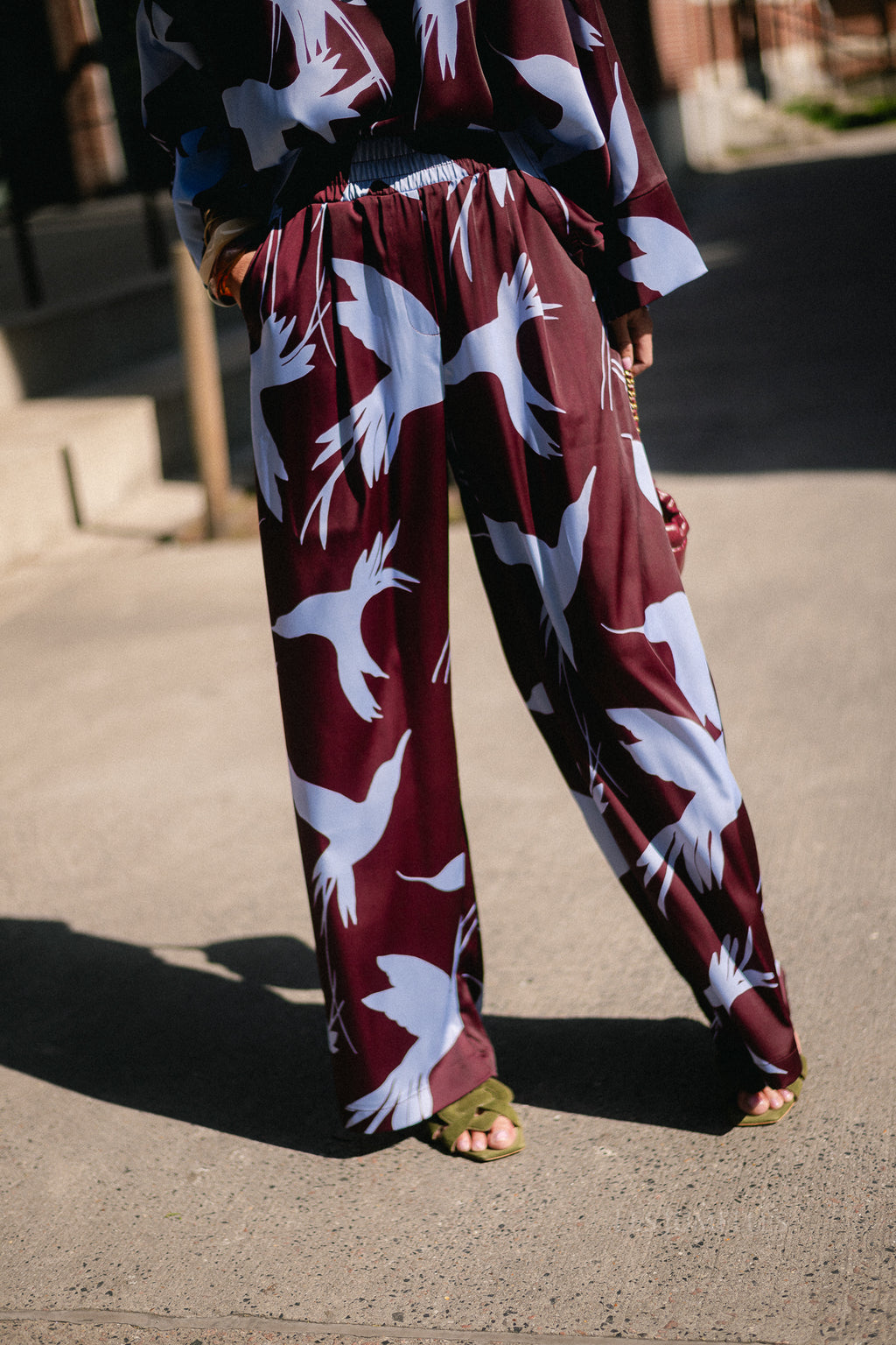 Gill sateen pants birds burgundy/baby blue