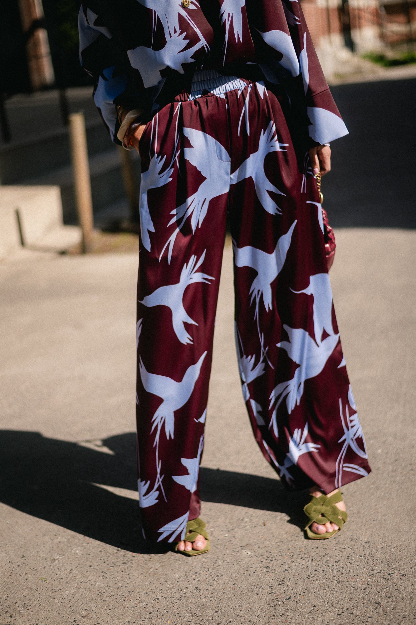 Gill sateen pants birds burgundy/baby blue