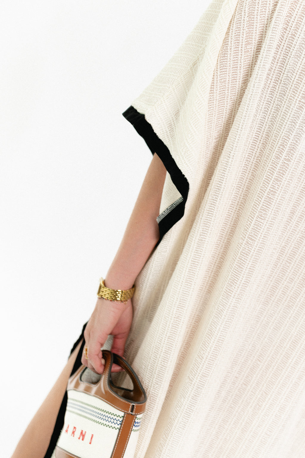VIFabena V-neck kimono birch/black beau
