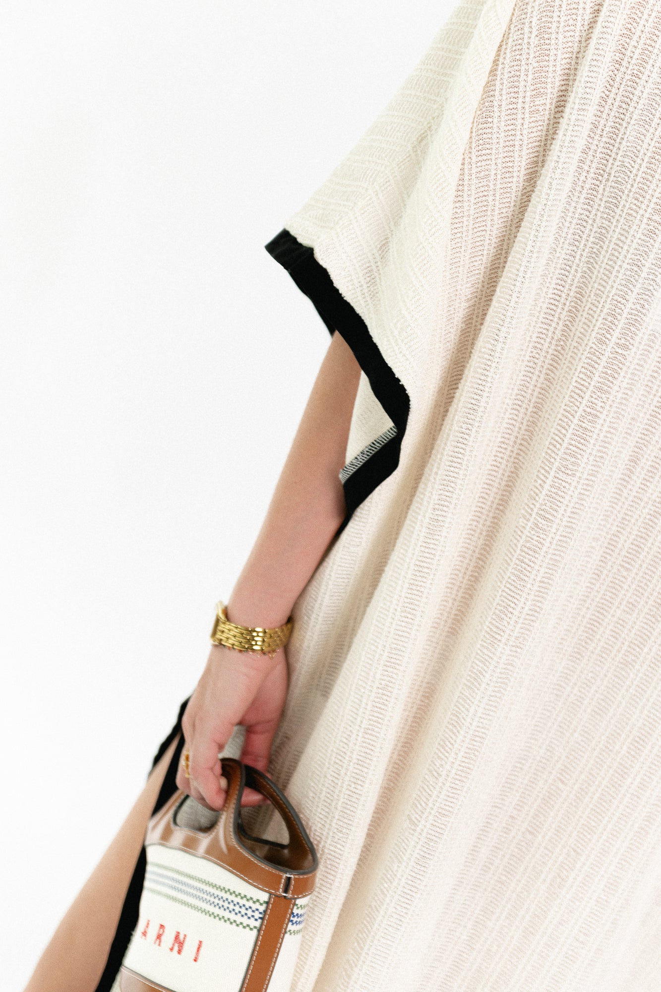 VIFabena V-neck kimono birch/black beau