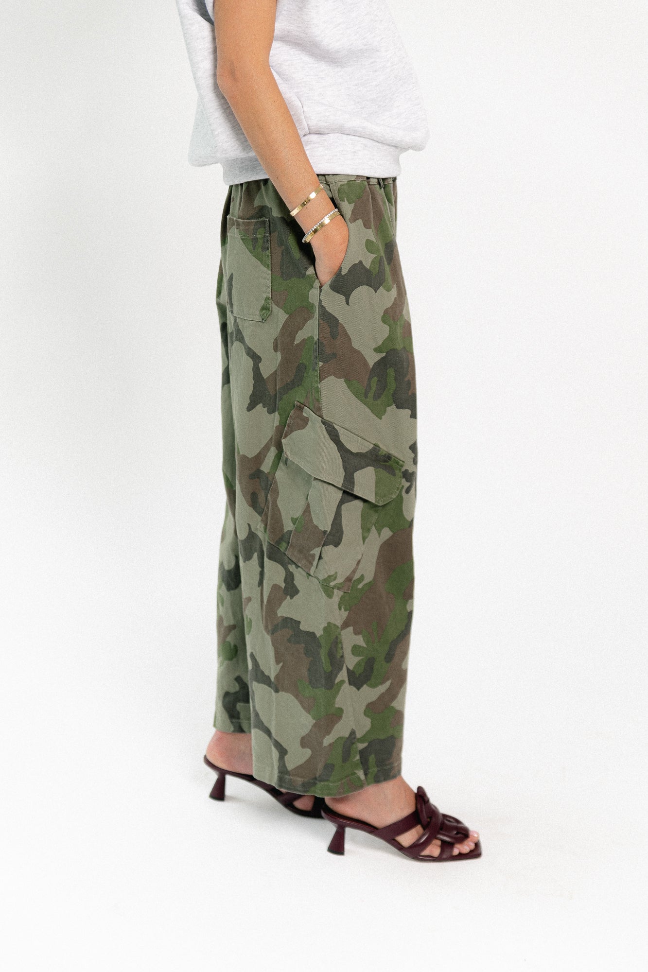 Emily camouflage cargo jeans