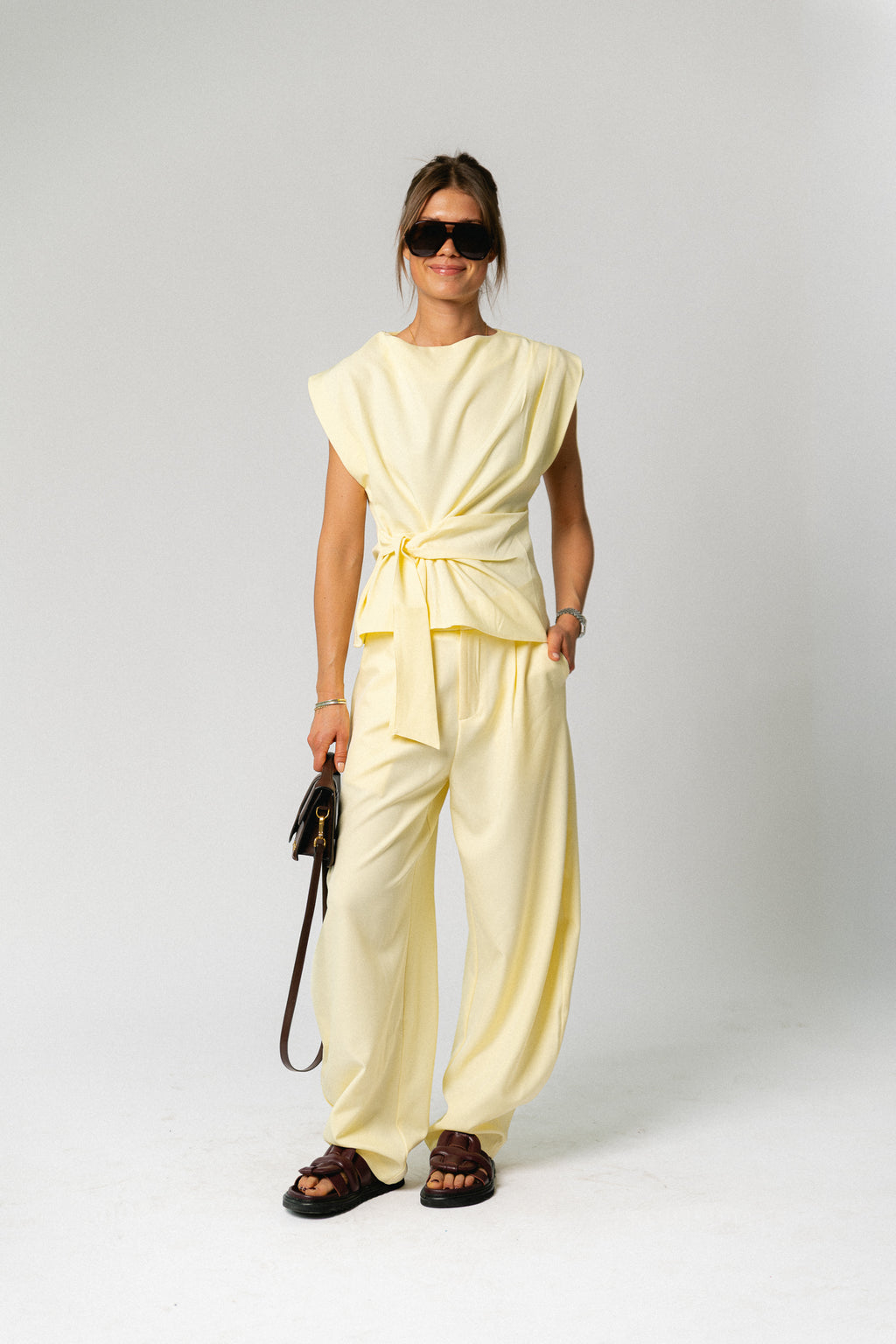 Nina pants pastel yellow