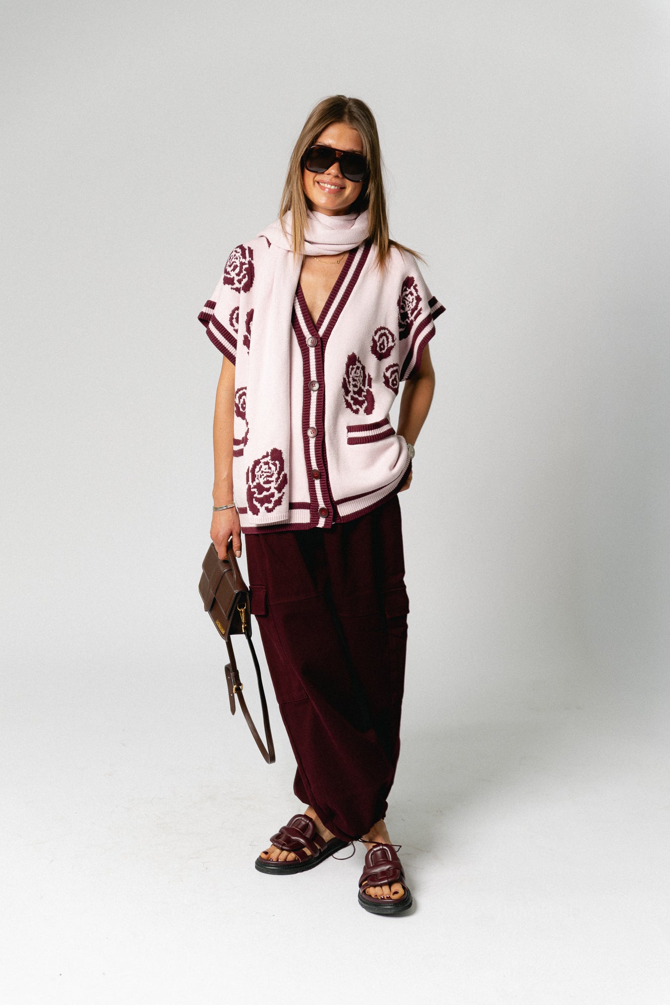 Margot knitted cardigan blushing bride/burgundy roses