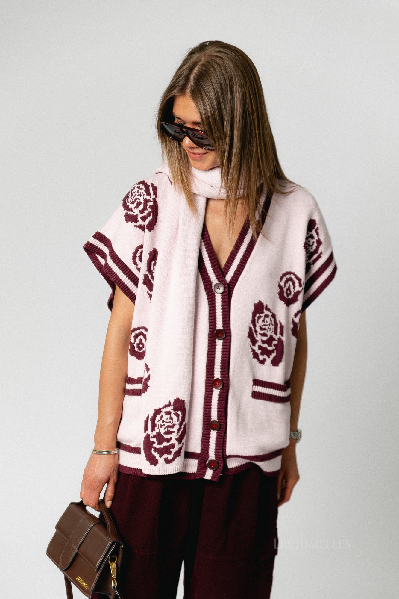 Margot knitted cardigan blushing bride/burgundy roses