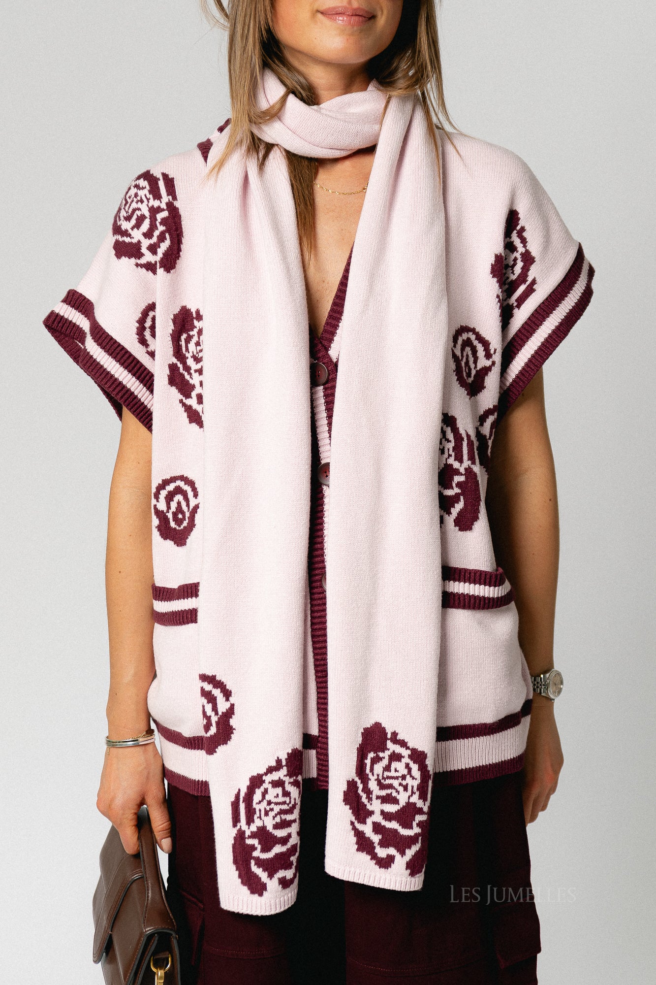 Margot scarf blushing bride/burgundy roses