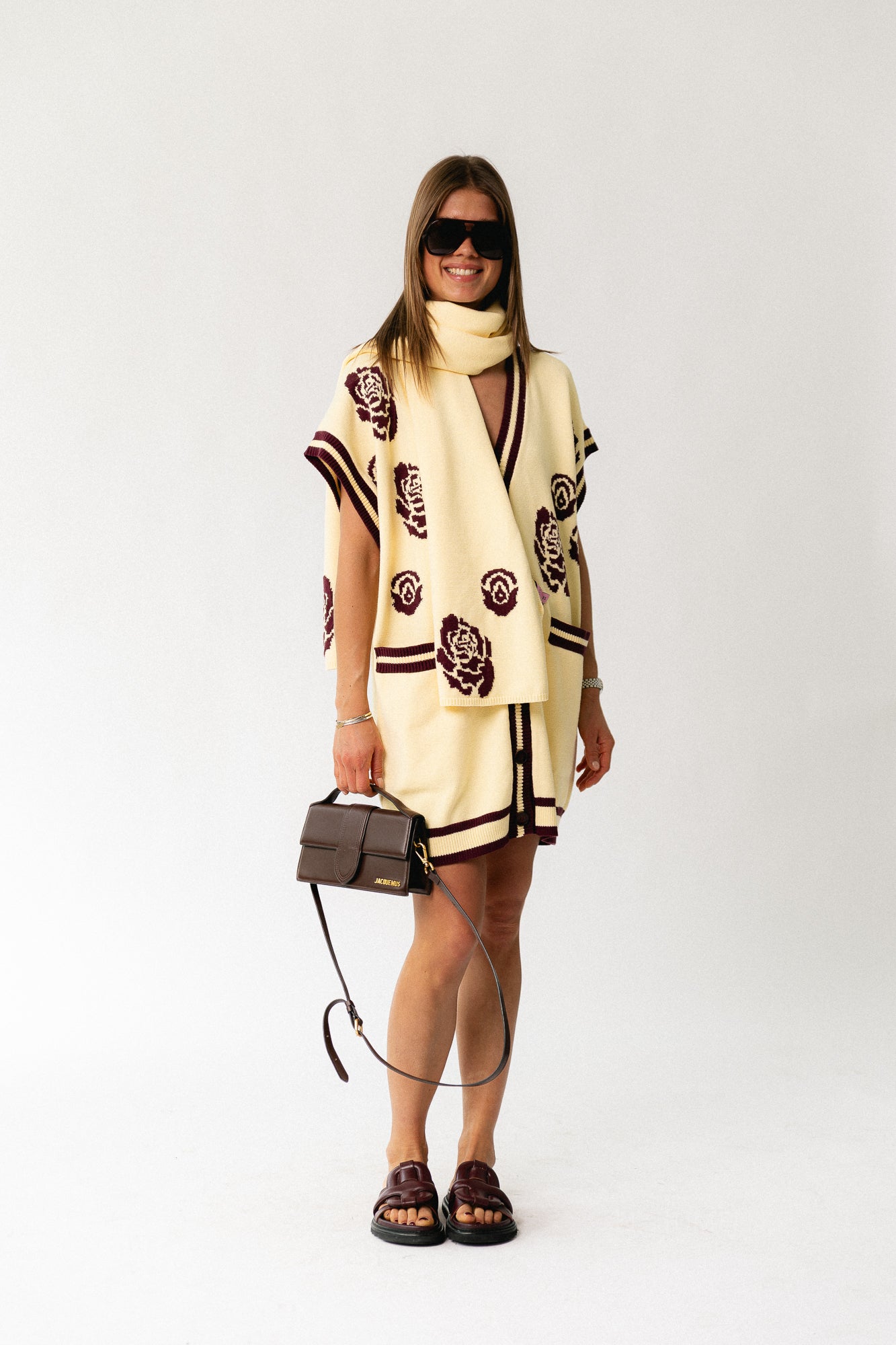 Margot knitted dress butter yellow/burgundy roses