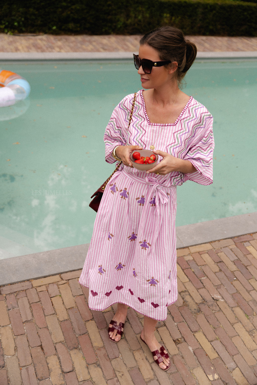 Anna besticktes Kleid rosa-weiße Streifen