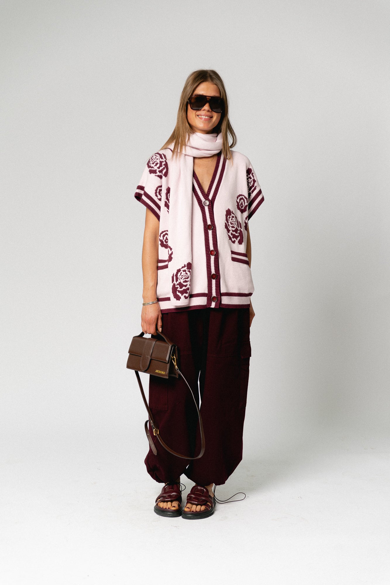 Margot knitted cardigan blushing bride/burgundy roses