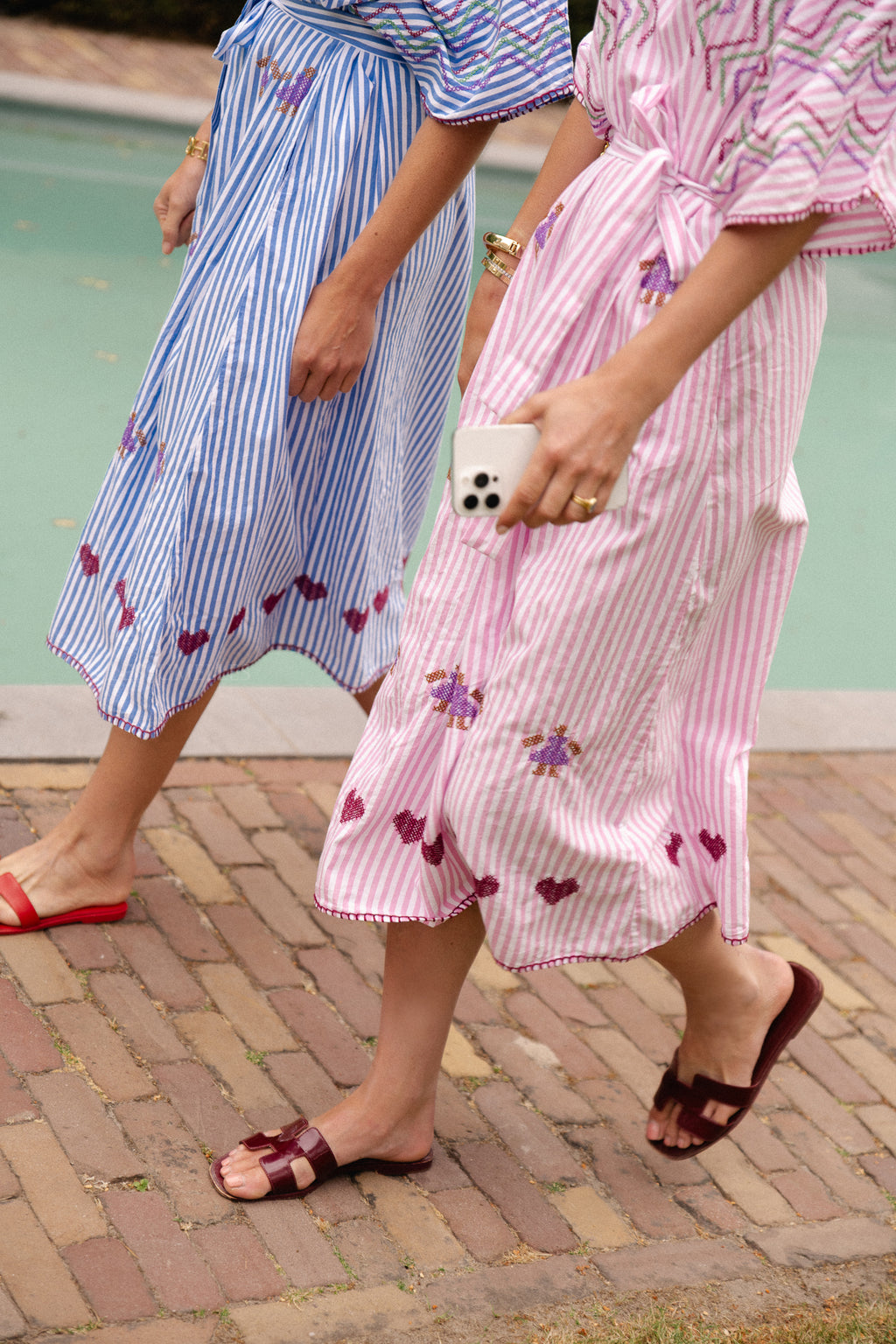 Anna besticktes Kleid rosa-weiße Streifen