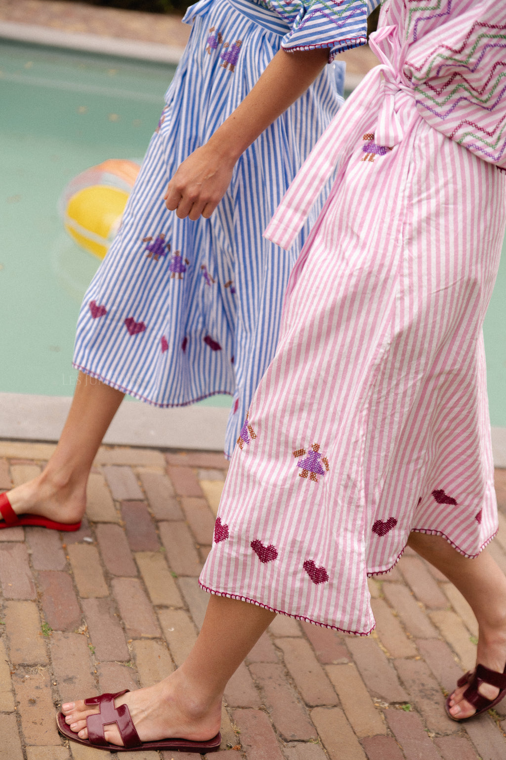 Anna besticktes Kleid rosa-weiße Streifen