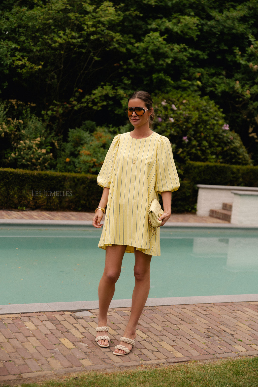 Loua Kleid mit gelben Streifen