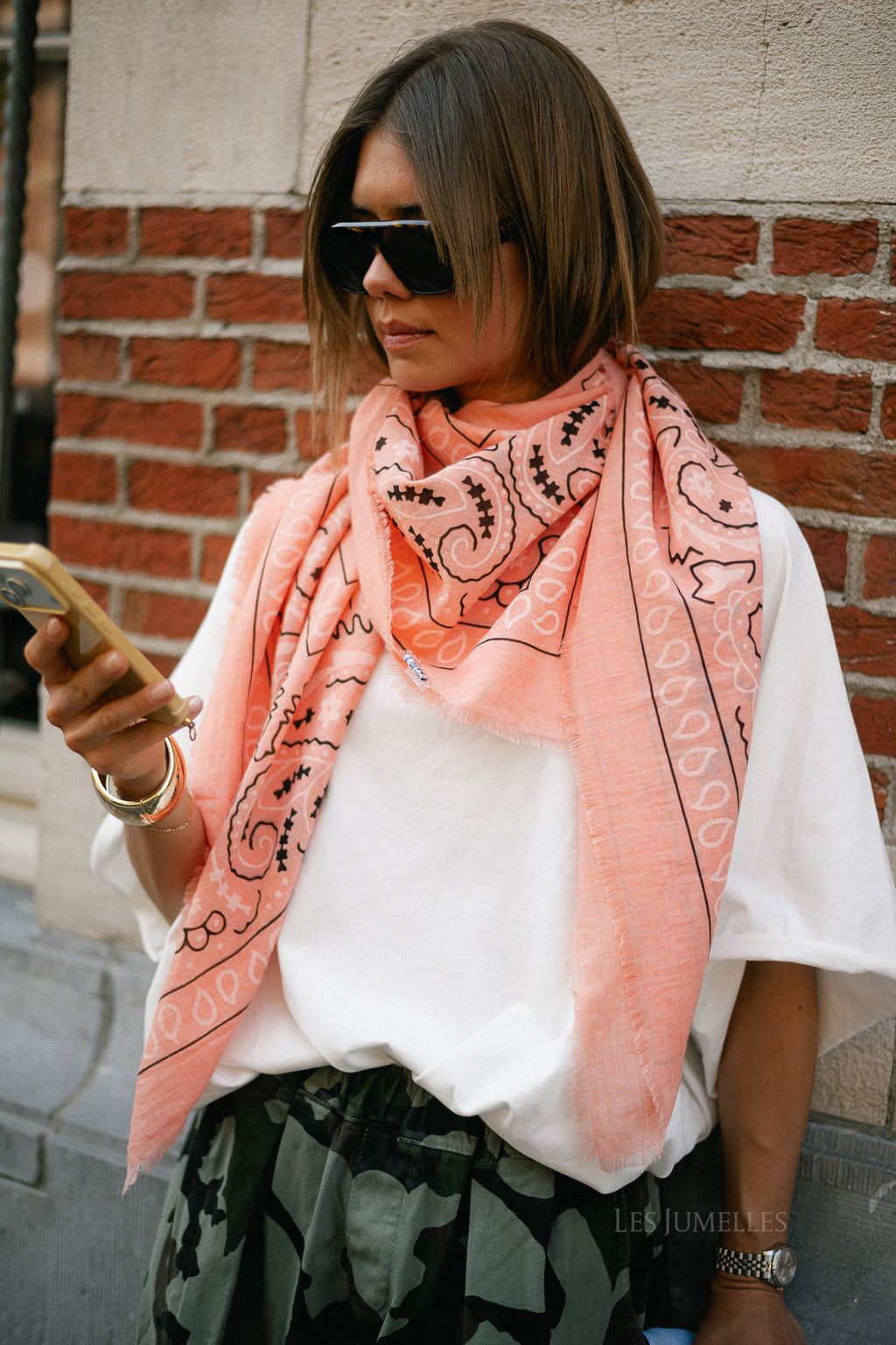 Dania paisley print scarf light peach fuzz