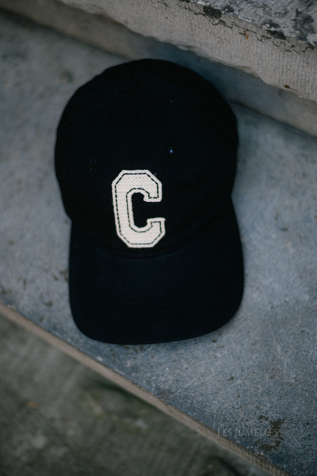 Stitched 'C' Cap black/white