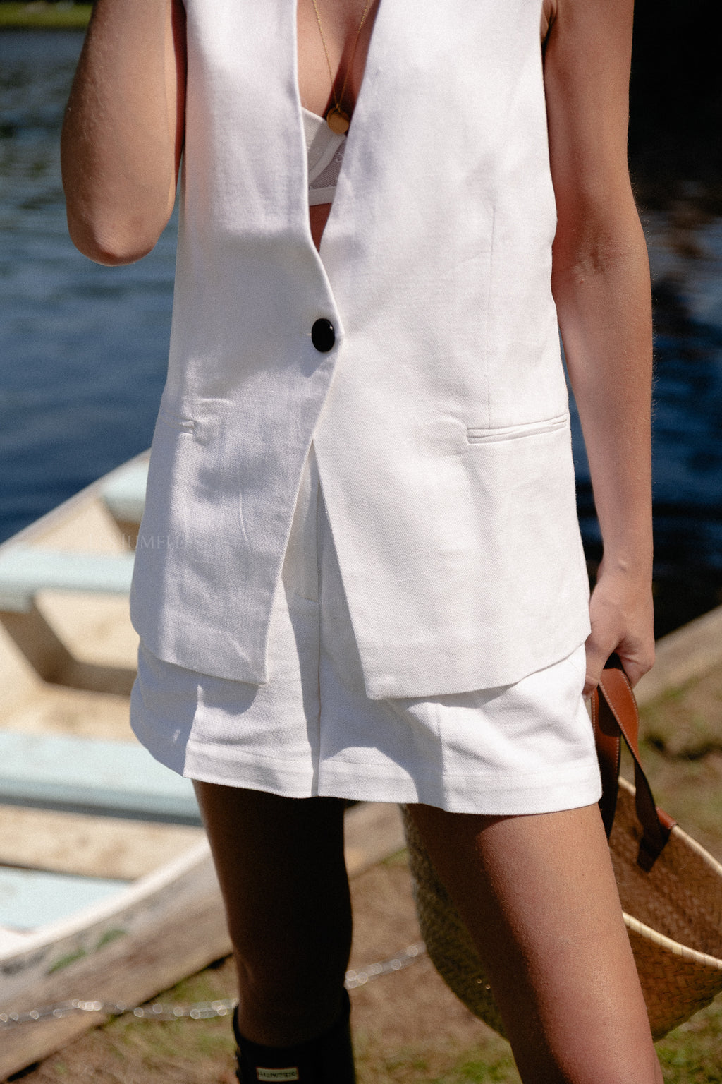Willow vest optic white