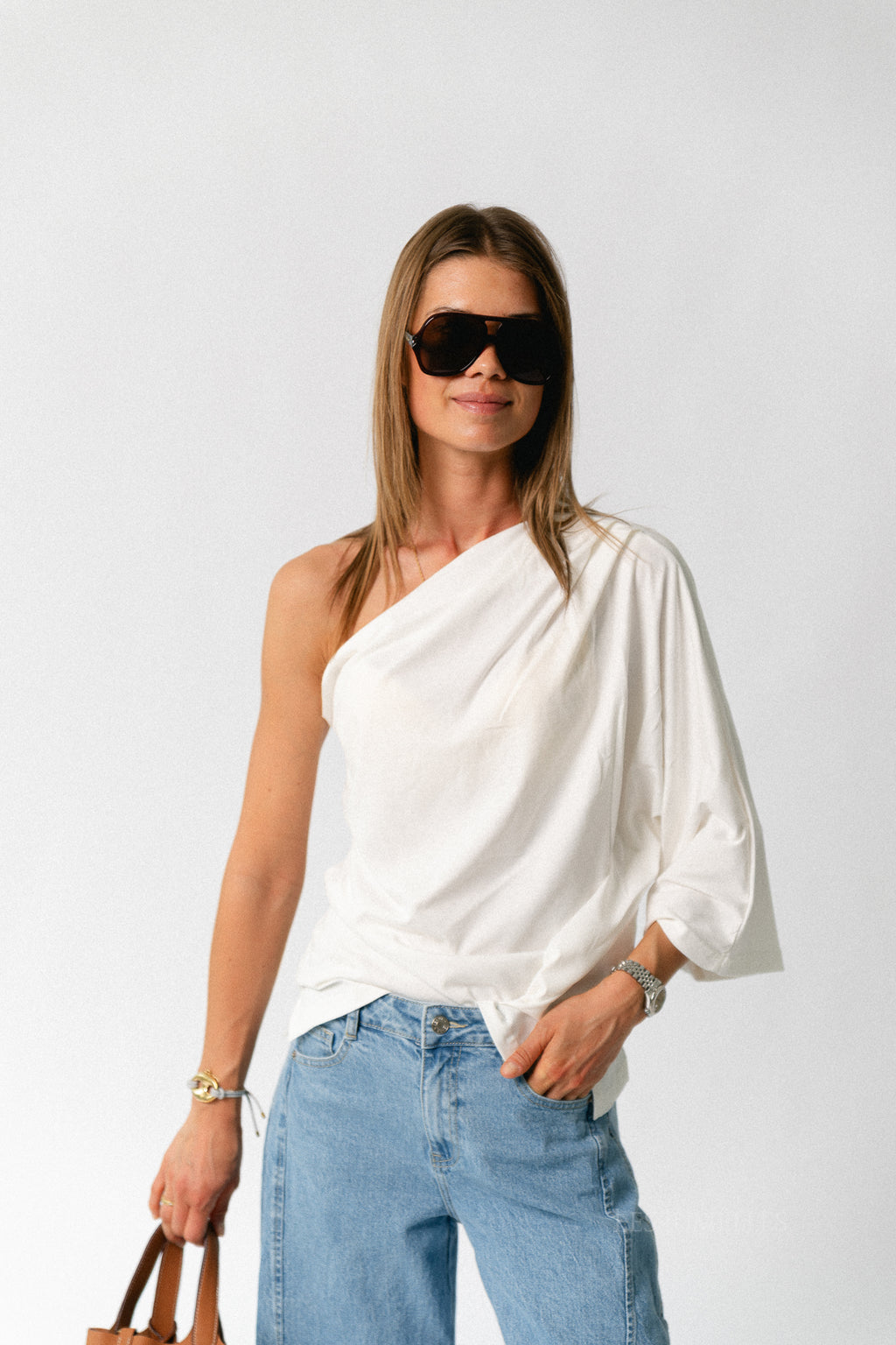 Celie one shoulder shirt off white
