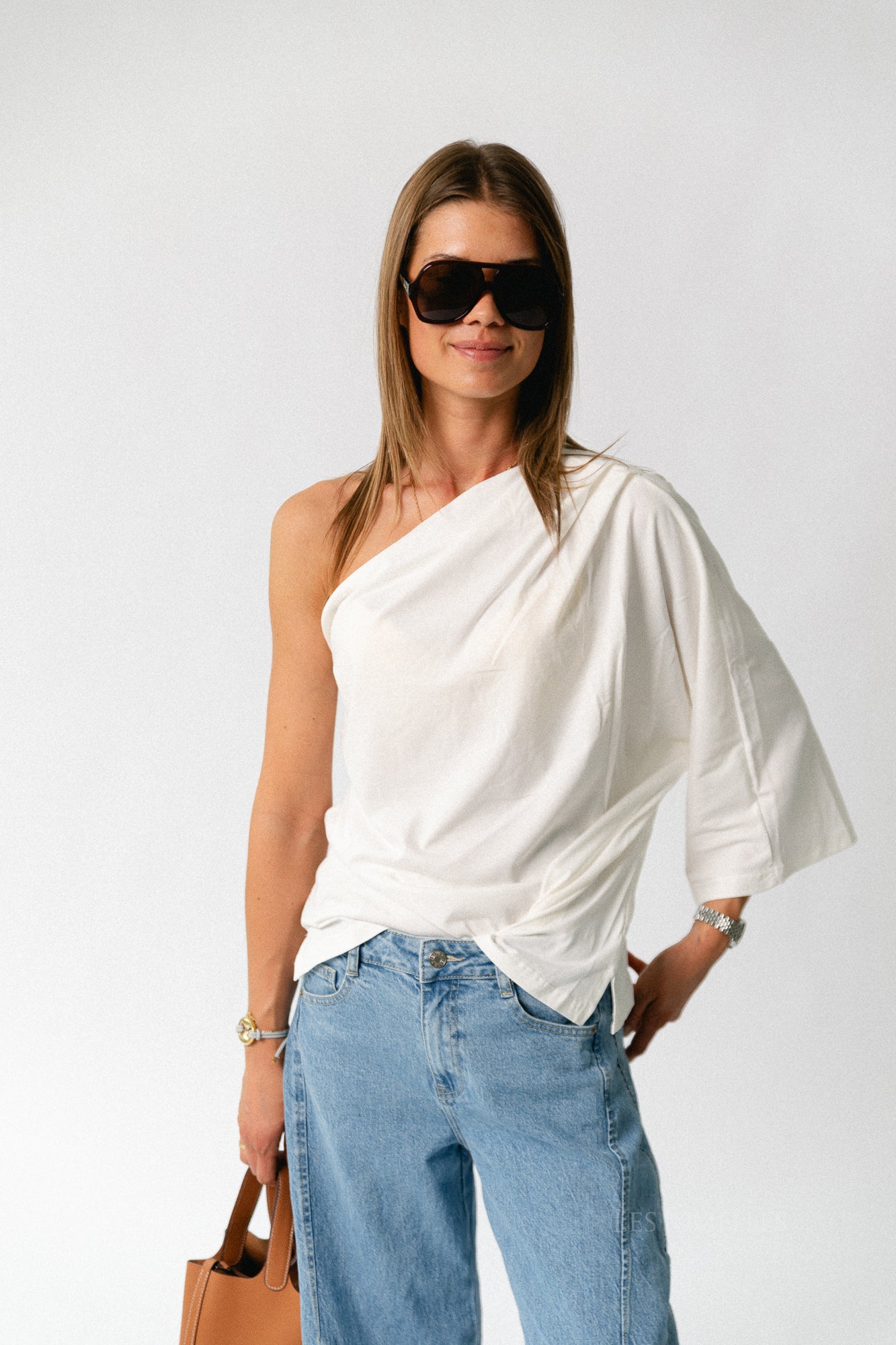 Celie one shoulder shirt off white