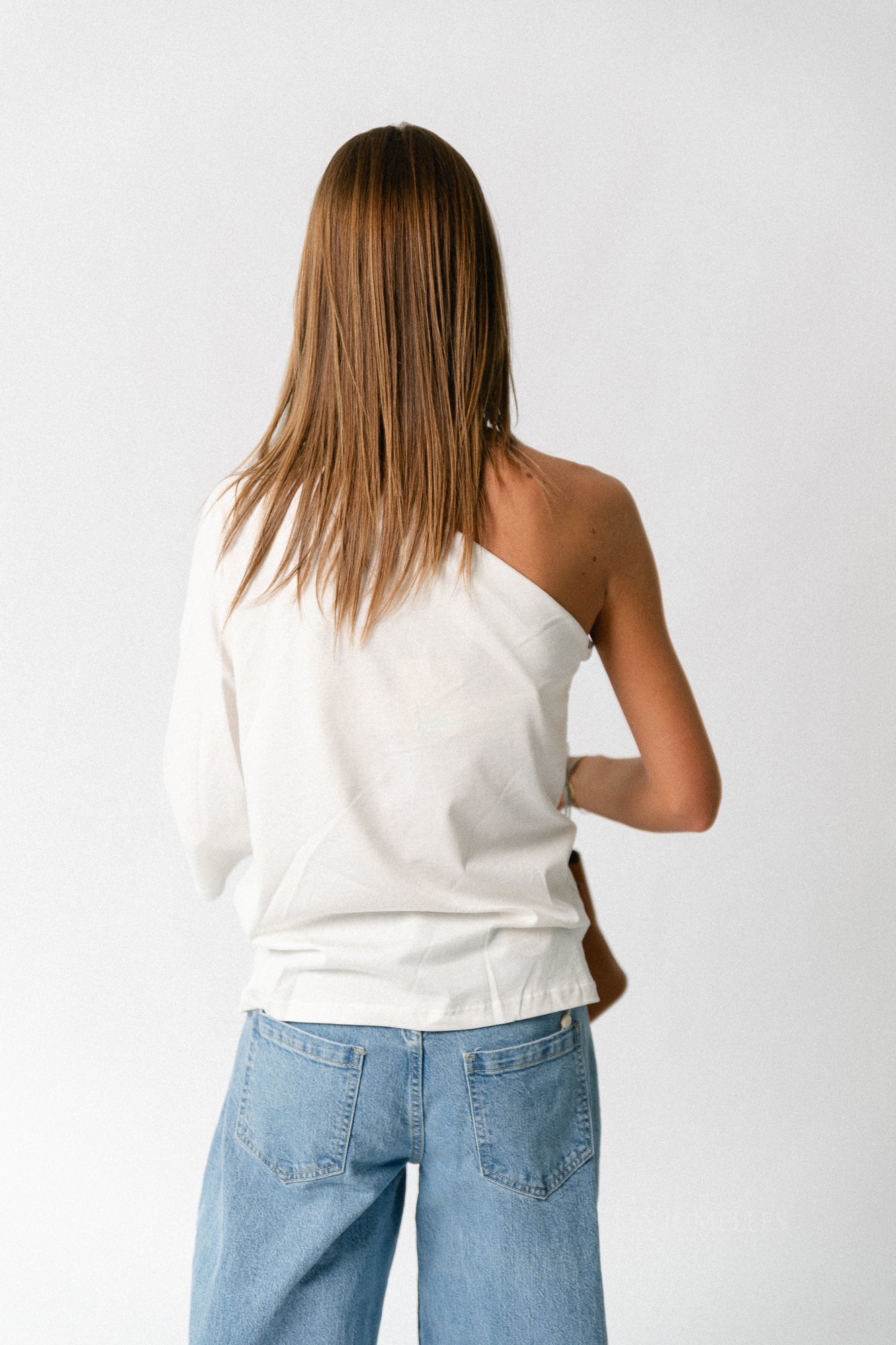 Celie one shoulder shirt off white