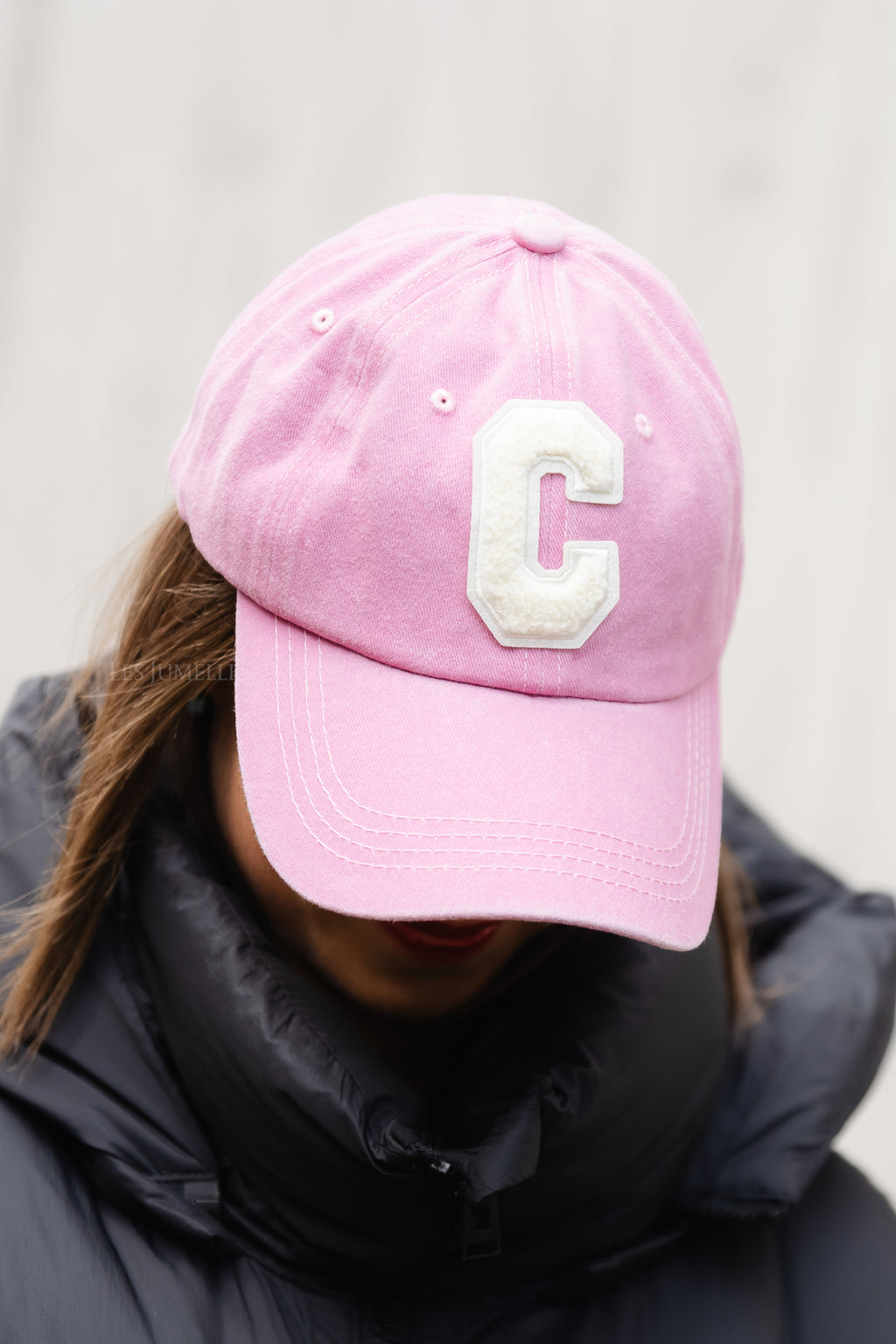 'C' Cap aus gewaschenem rosa Denim