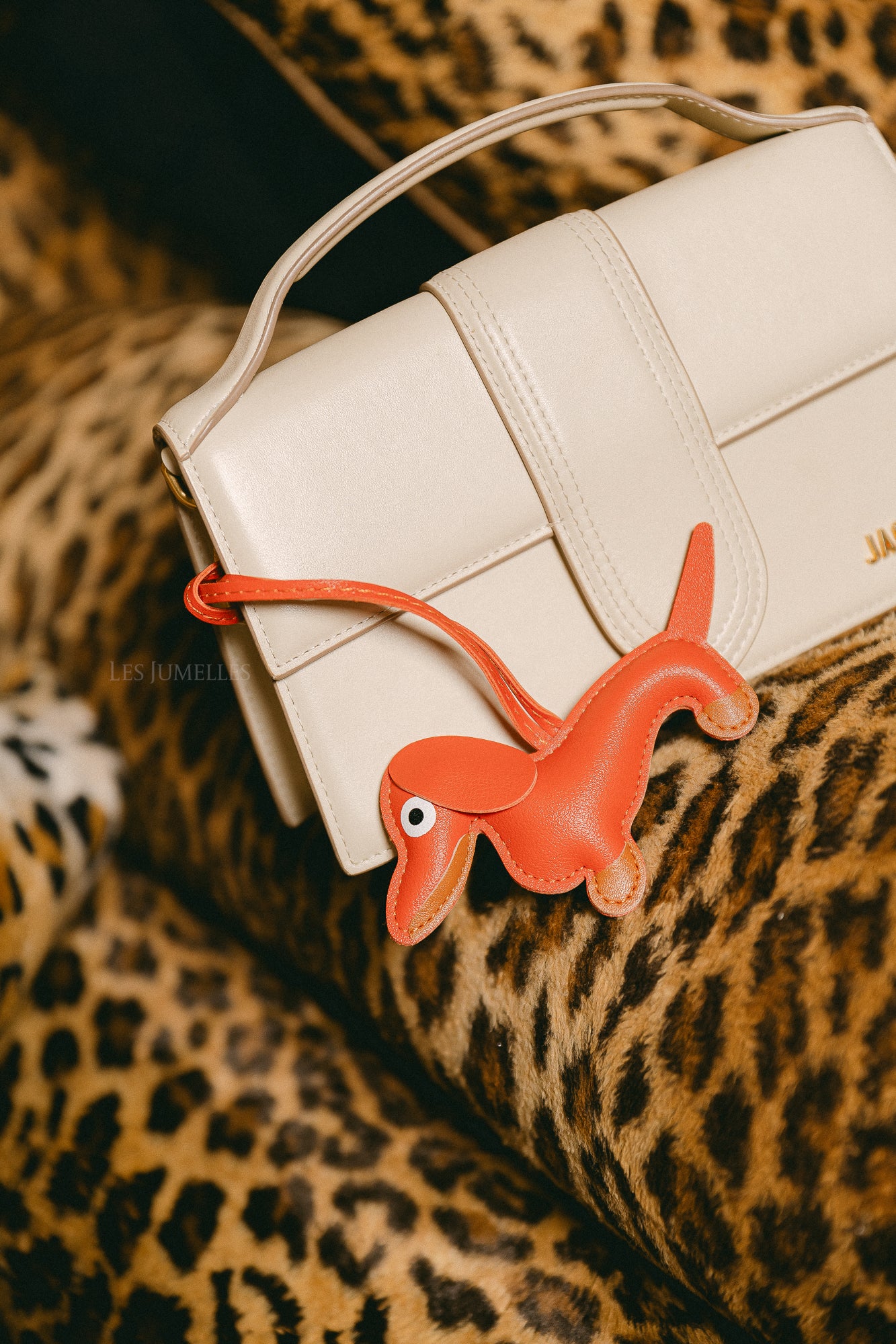 Dachshund keychain orange