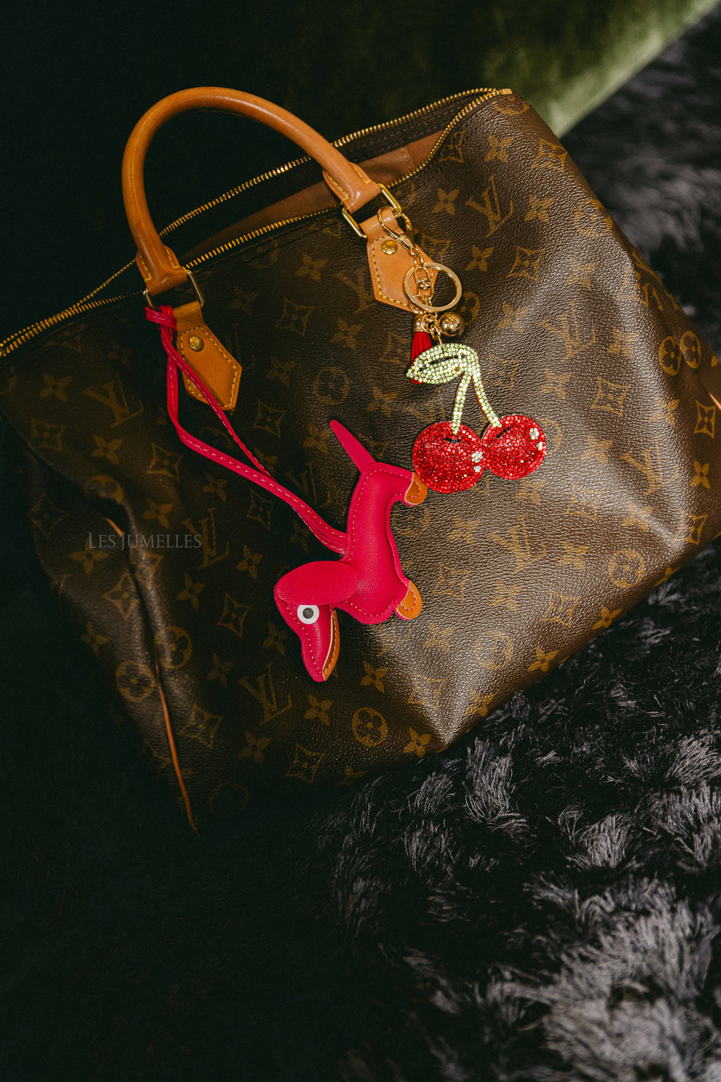 Dachshund keychain fuchsia