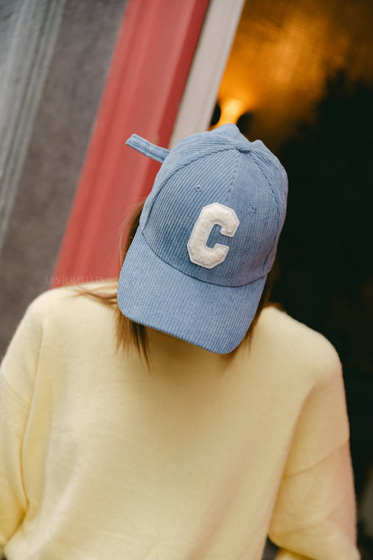 Les Jumelles 'C' Cap velvet sky blue