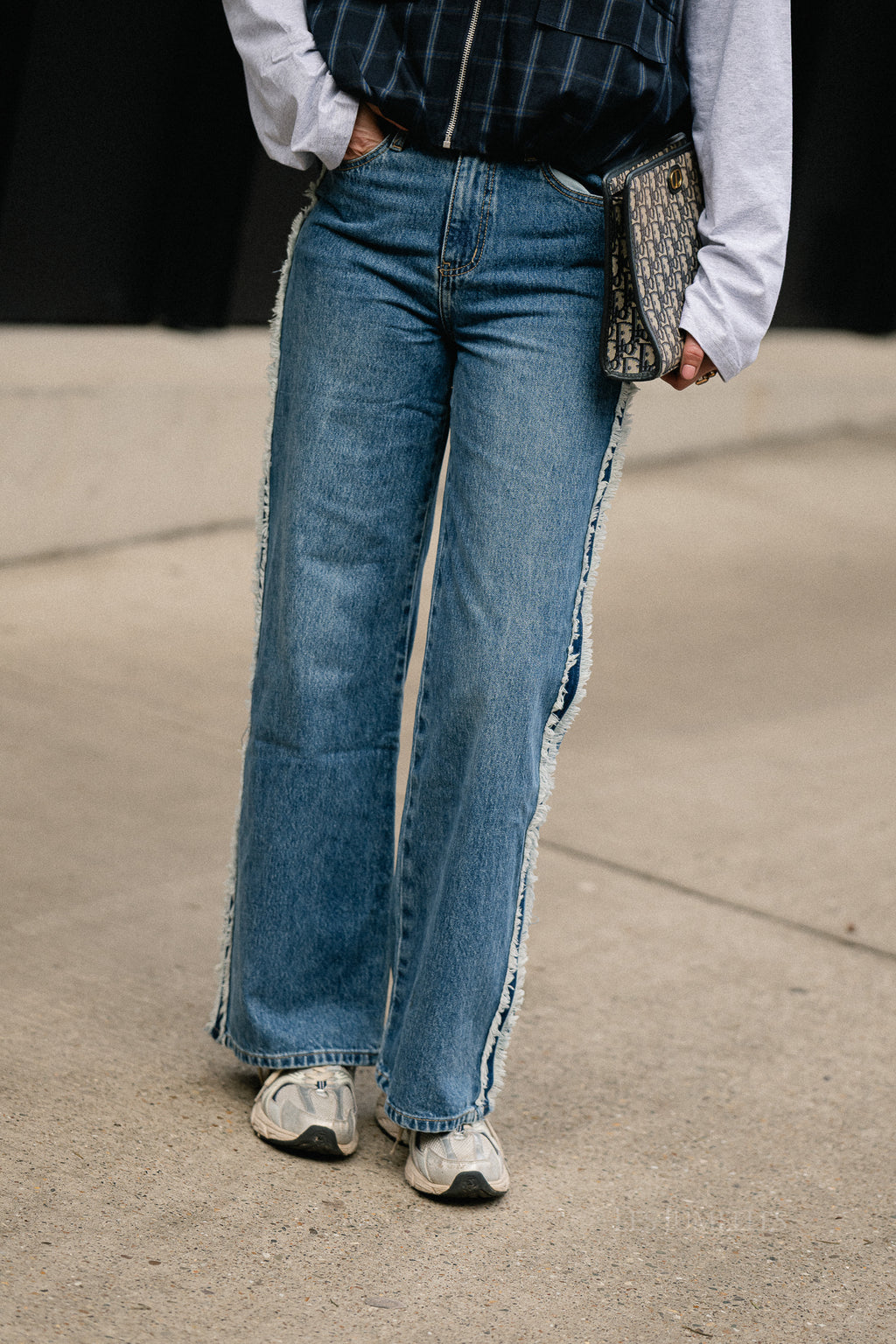 Jax frayed jeans medium blue denim