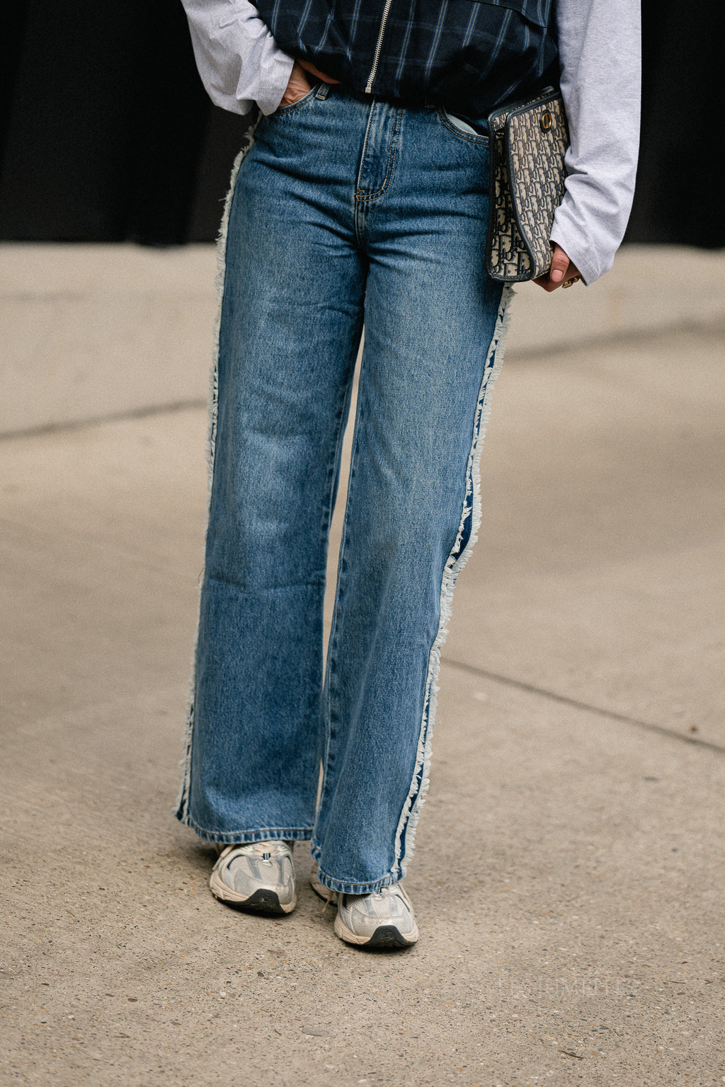 Jax frayed jeans medium blue denim