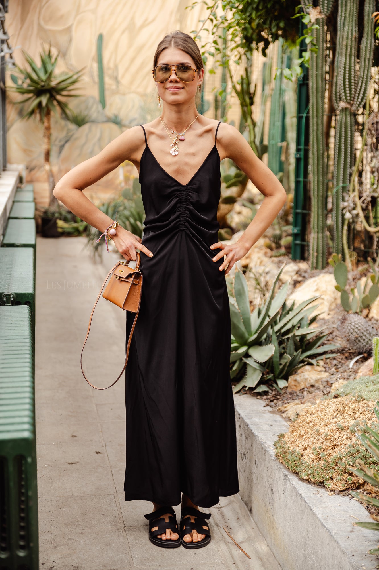 YASLamera lange jurk met bandjes zwart