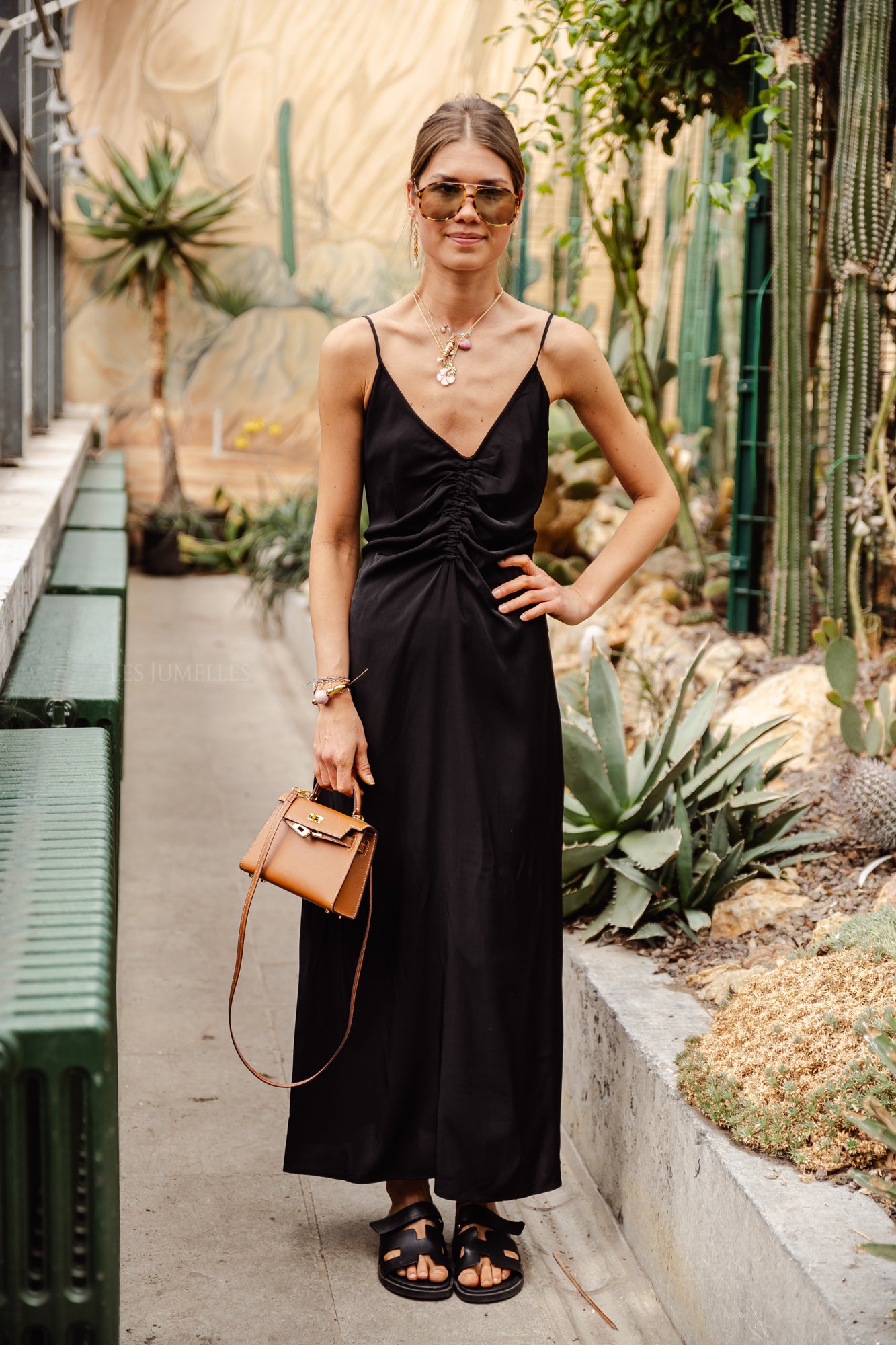 YASLamera lange jurk met bandjes zwart