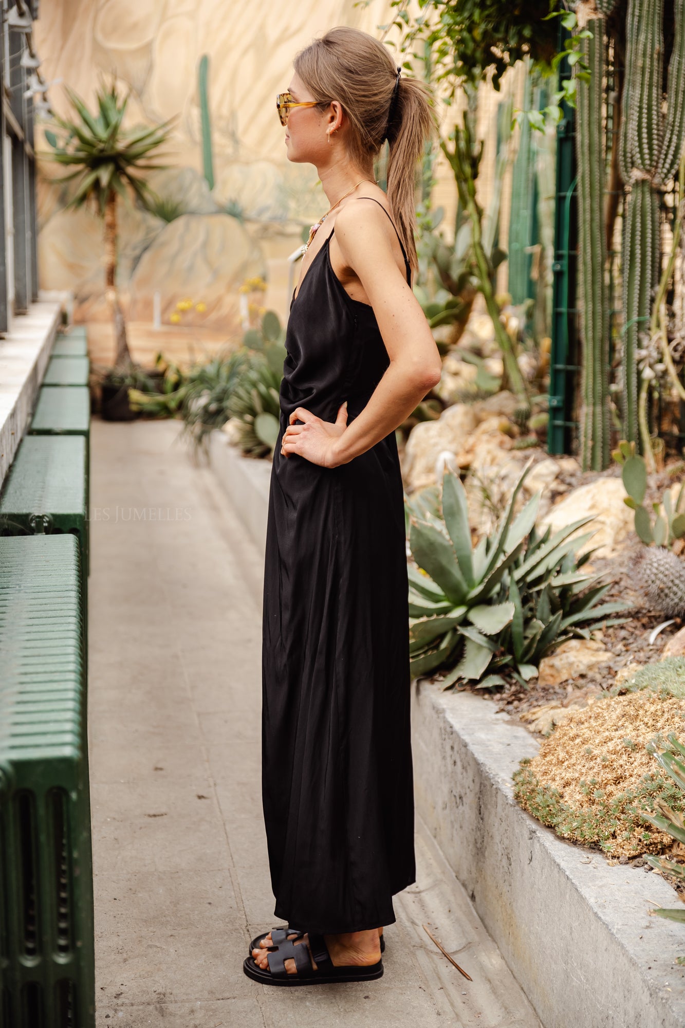 YASLamera lange jurk met bandjes zwart