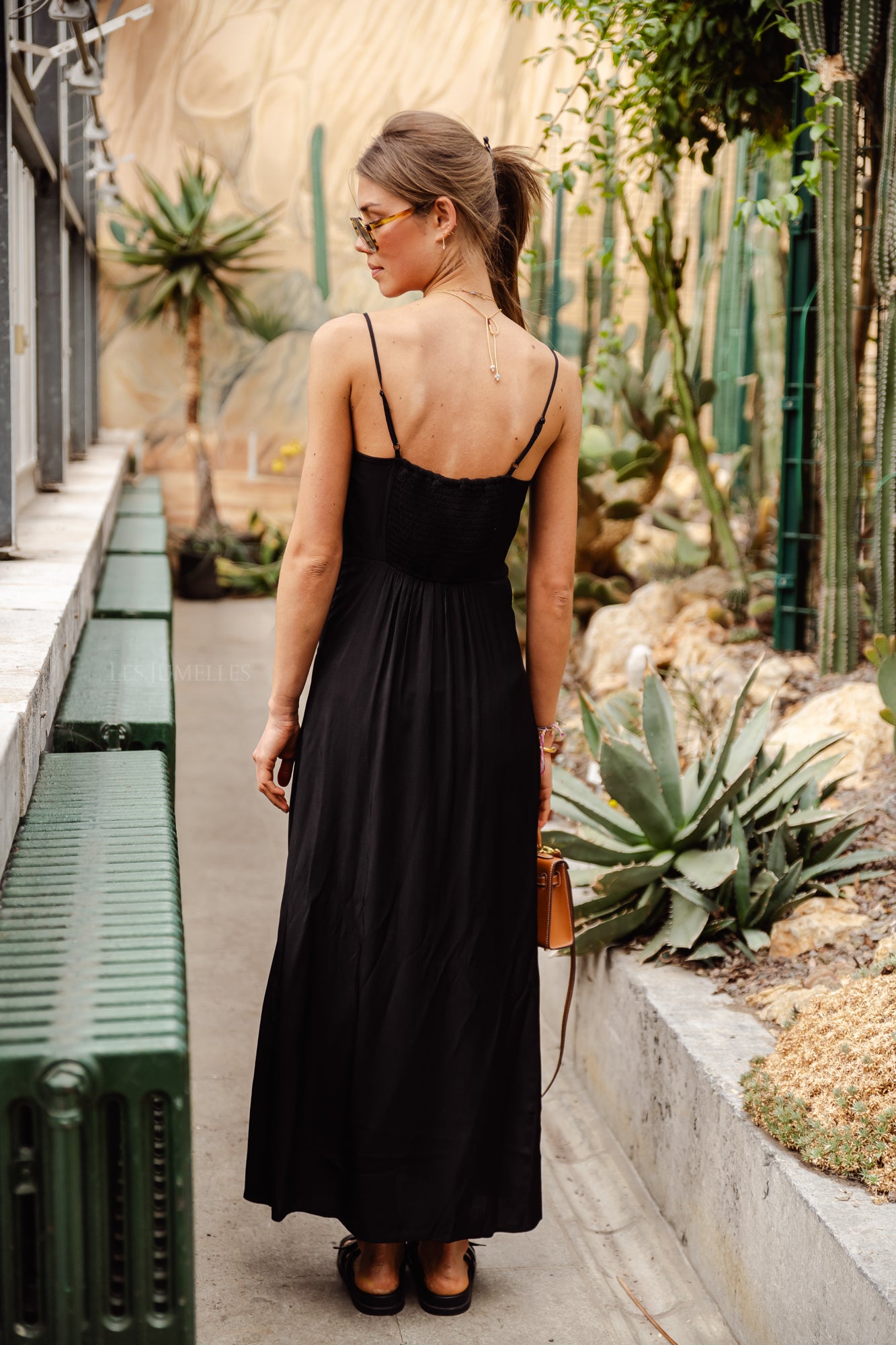 YASLamera lange jurk met bandjes zwart