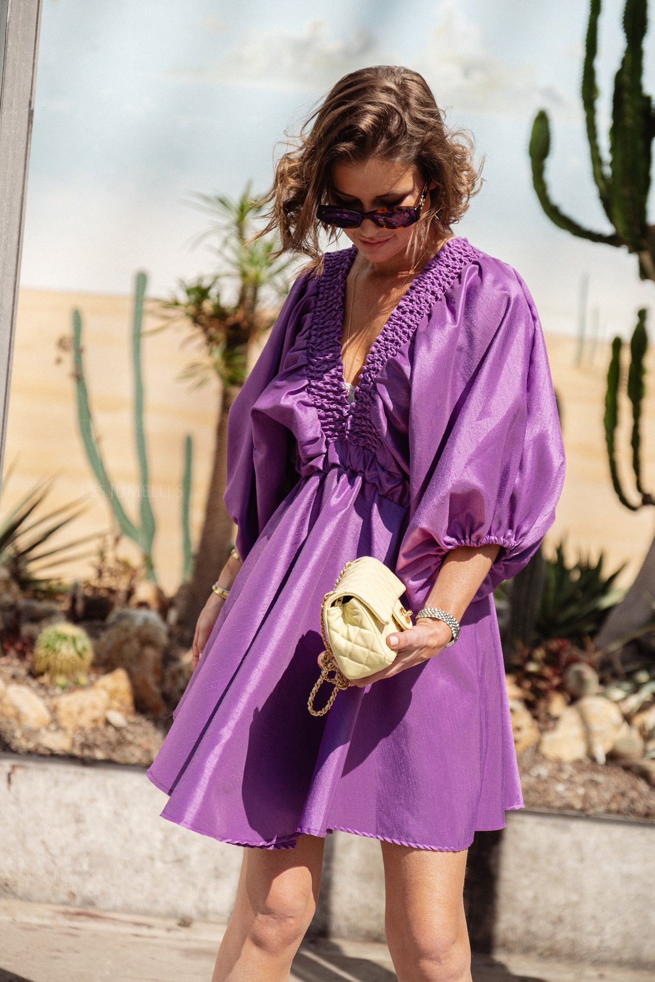 Robe courte col V Ella violet