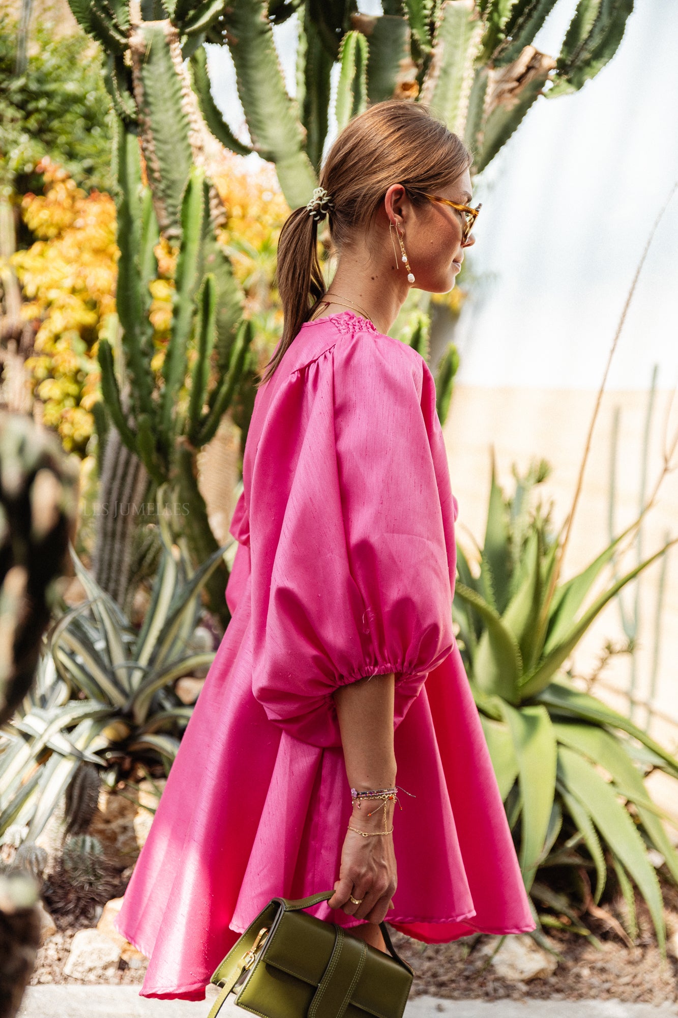 Robe courte col V Ella fuchsia