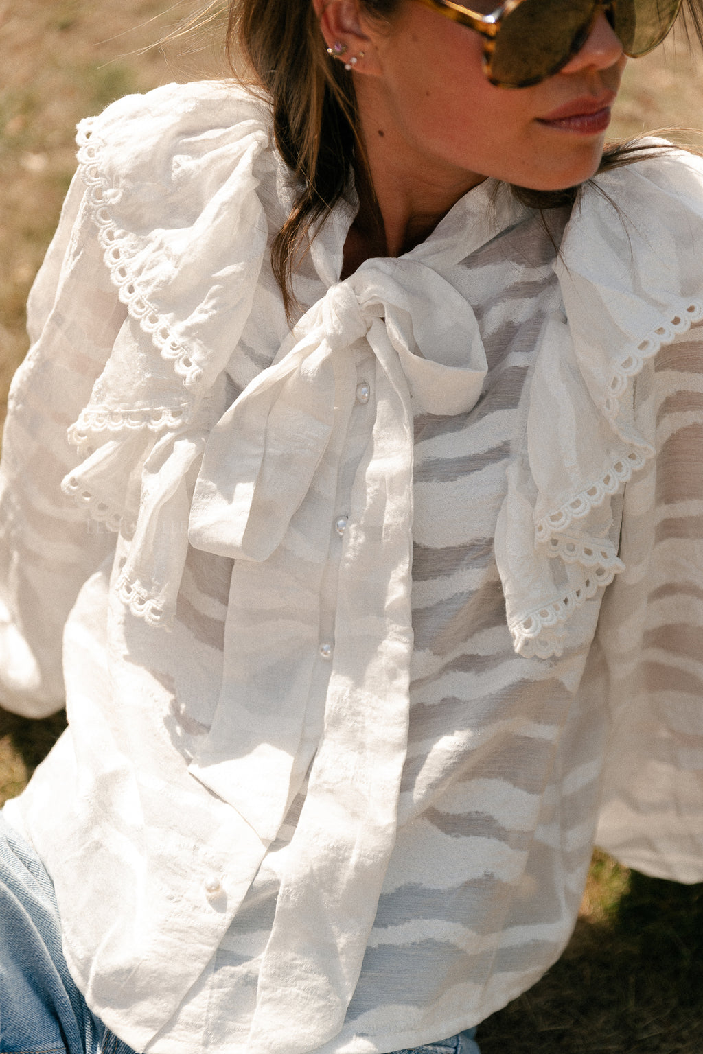 VIHalli L/S flounce top cloud dancer