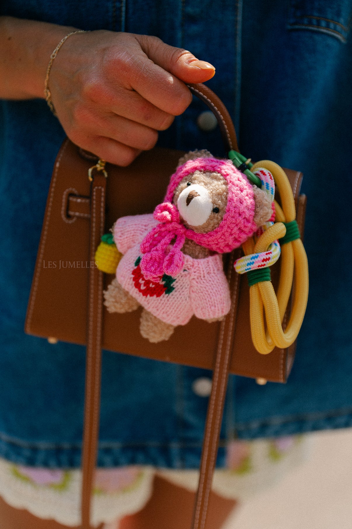 Bear & fruit charm keychain pink/beige – Les Jumelles