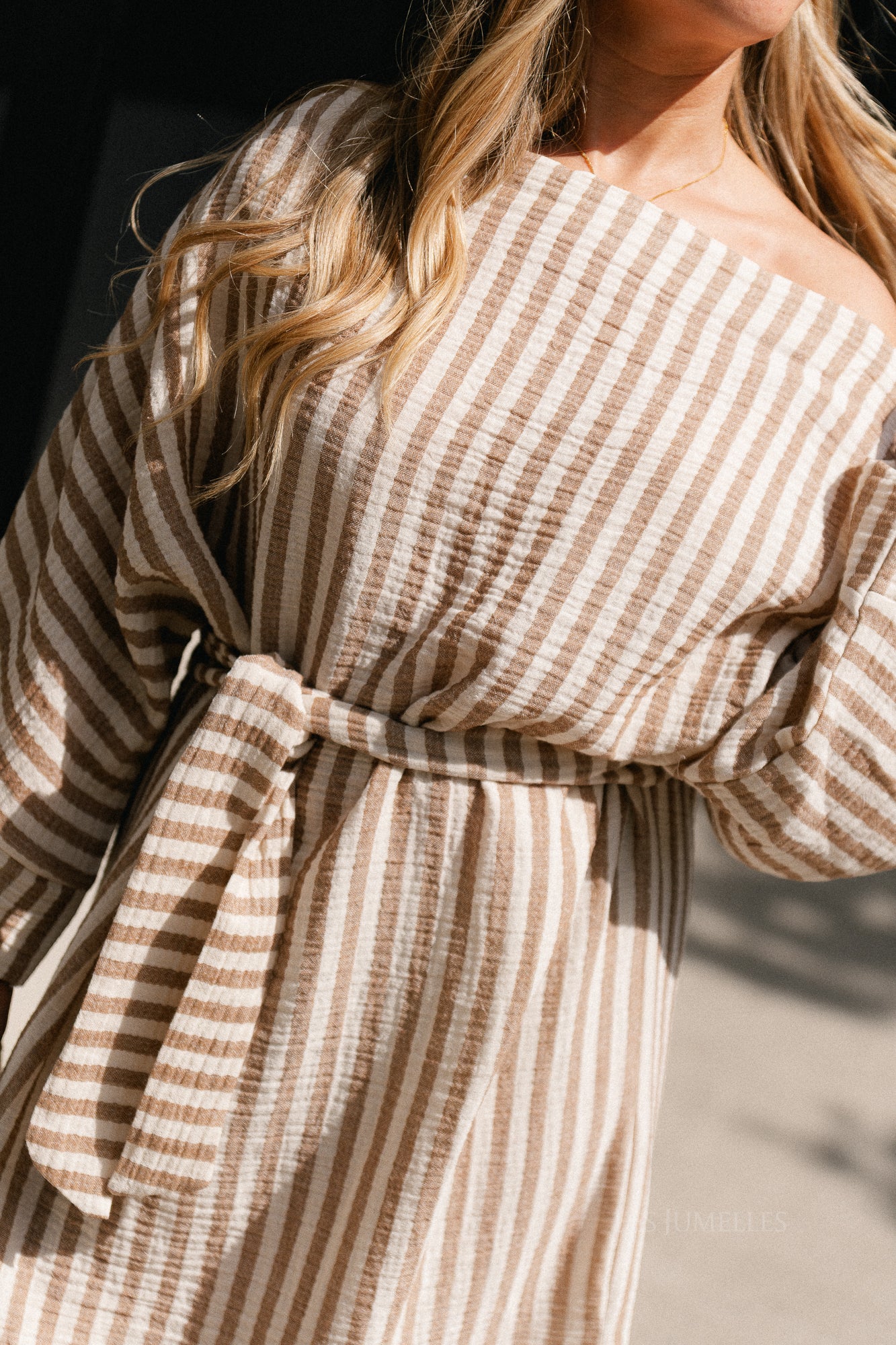 Maelys striped off-shoulder dress ecru/tannin