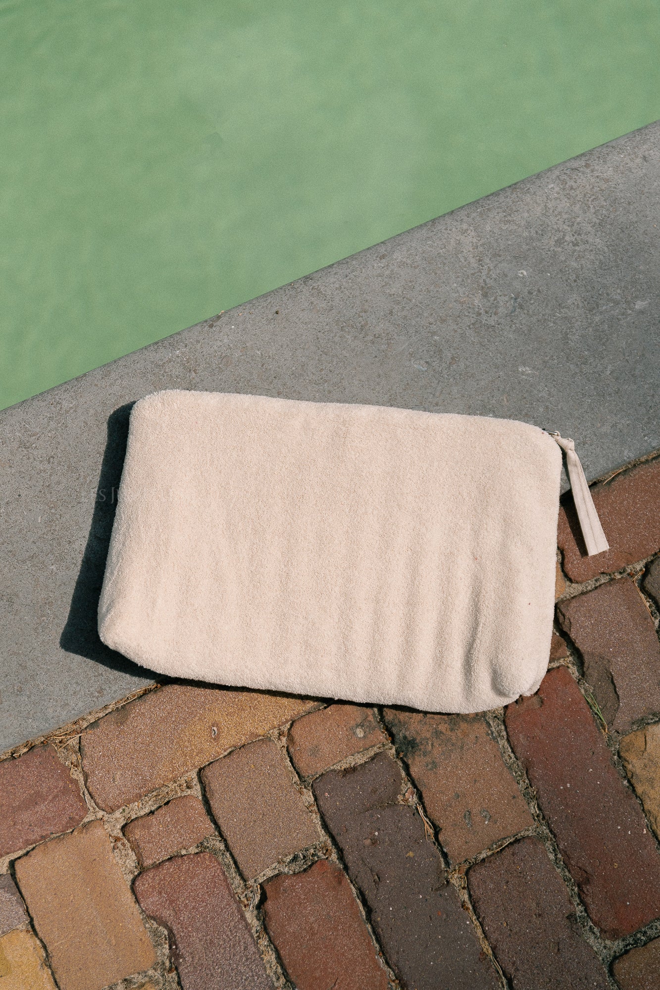Pia toilet bag ecru
