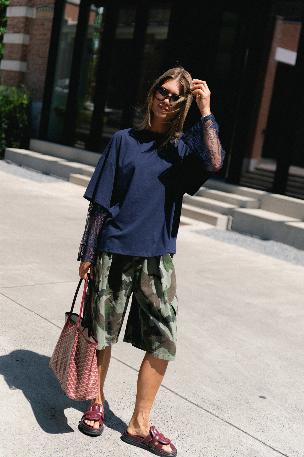 VIAbia LS lace sleeve T-shirt navy blazer