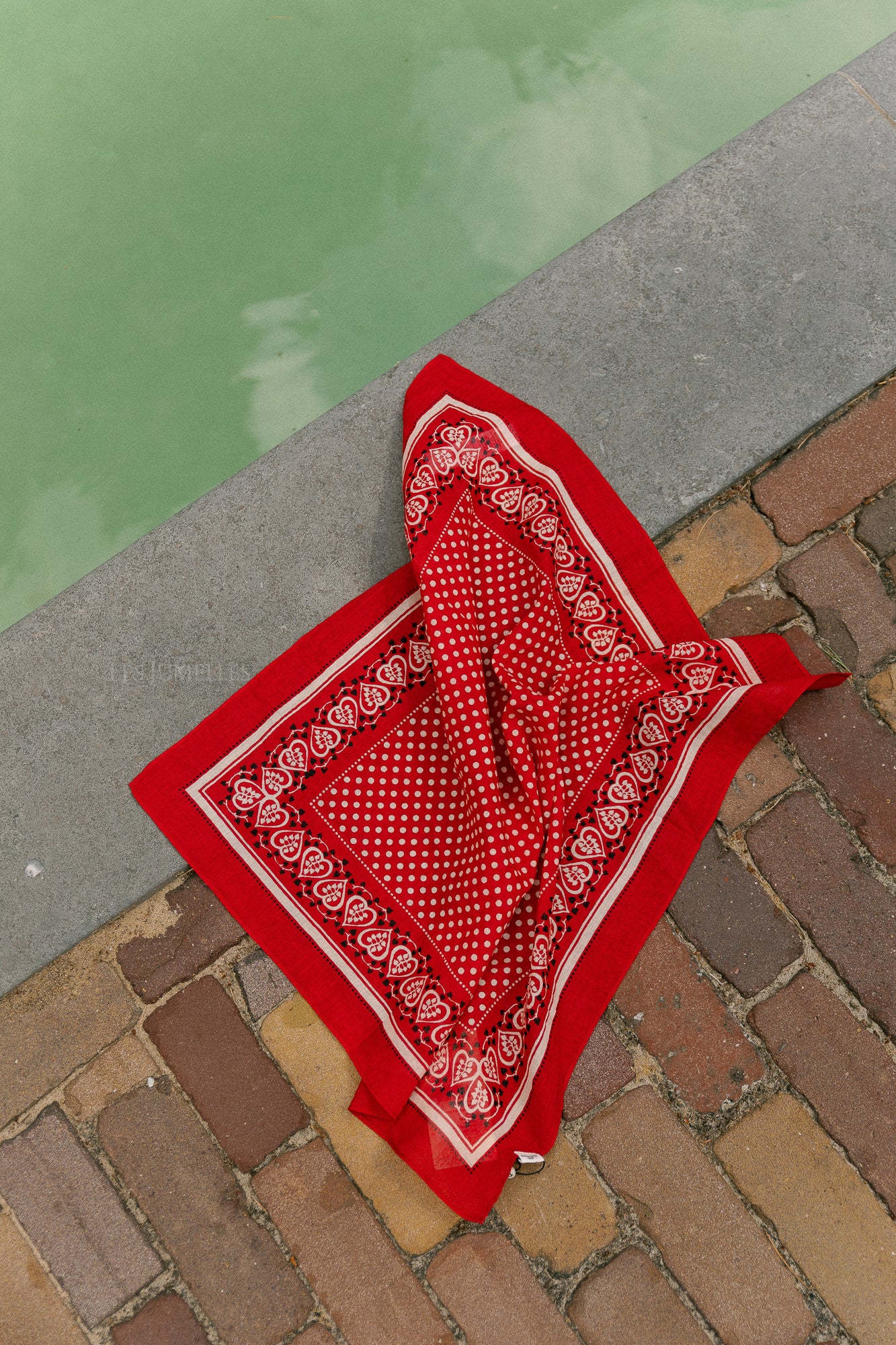 Hearty cotta scarf adrenaline red