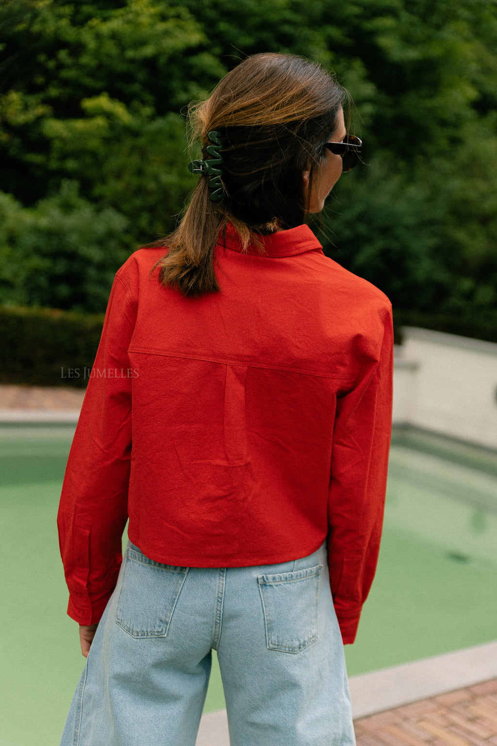 Mia cropped shirt fiery red