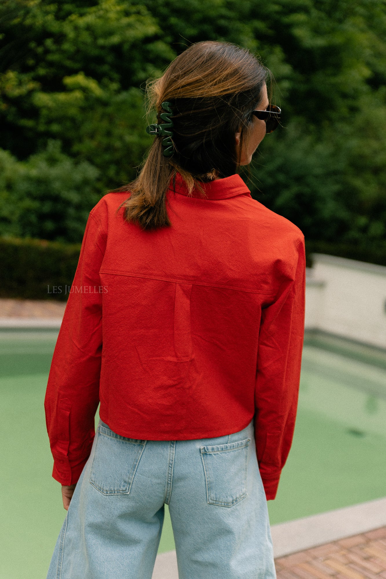 Mia cropped shirt fiery red
